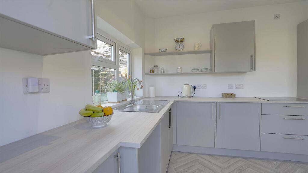Kitchen_5.jpg