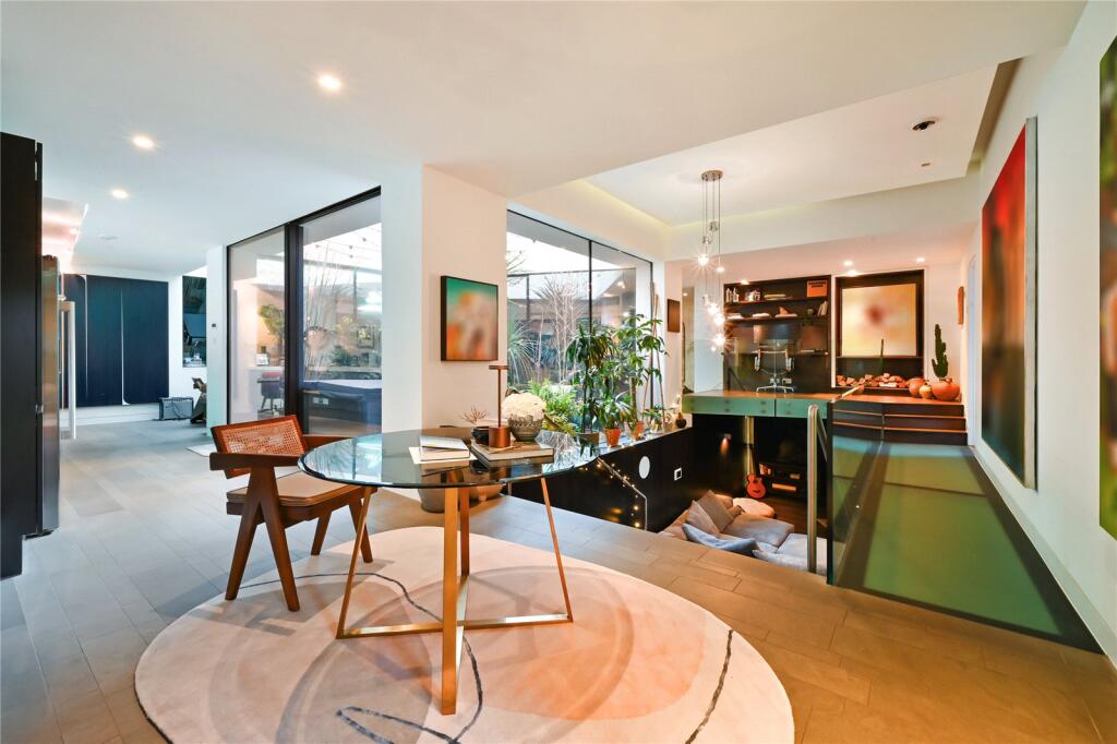 Frederick Close, London, W2