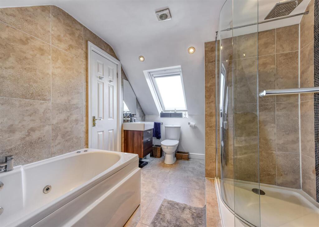 3 Riverside Gardens-shower room1.jpg
