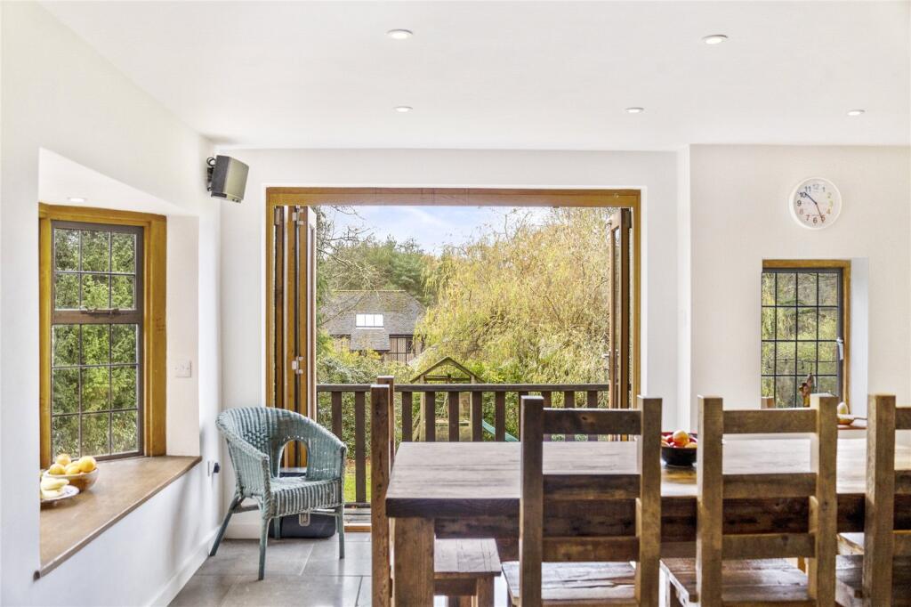 Breakfast Room