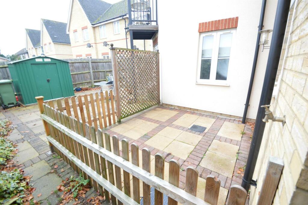 REAR COURTYARD GARDEN