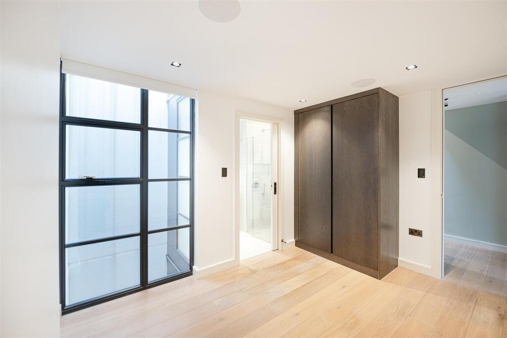 Bedroom 2         .jpg