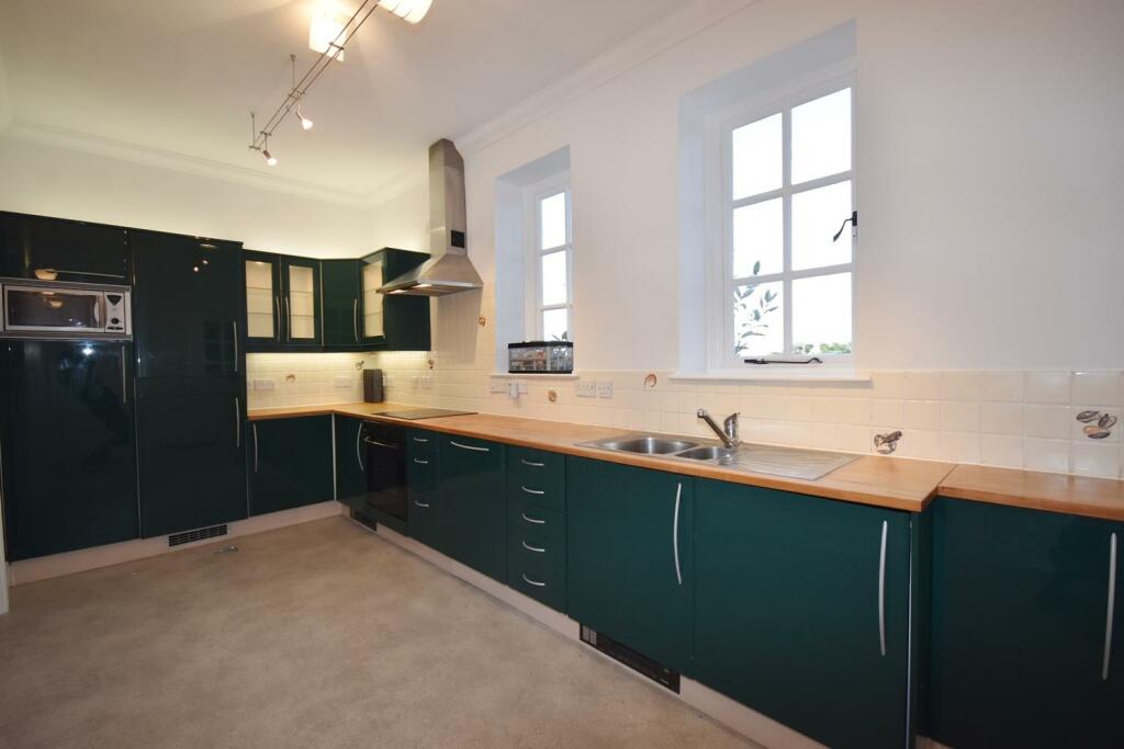 Kitchen..JPG