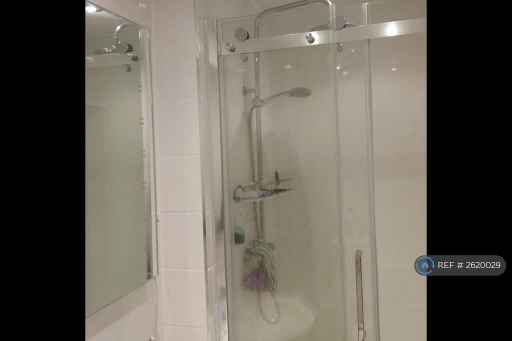 Shower Room Off Hallway