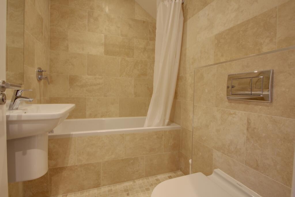EweMove Harrogate Bathroom
