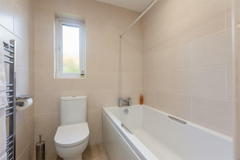 Corbie Way 33 Bathroom-2.jpg