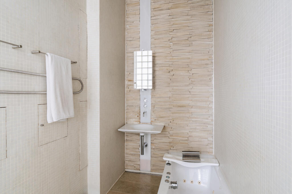 267386 - a0O0X00000QXLiuUAH_N37.jpg