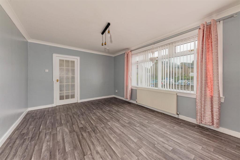 28 Ballindean Crescent Dundee-4.JPG