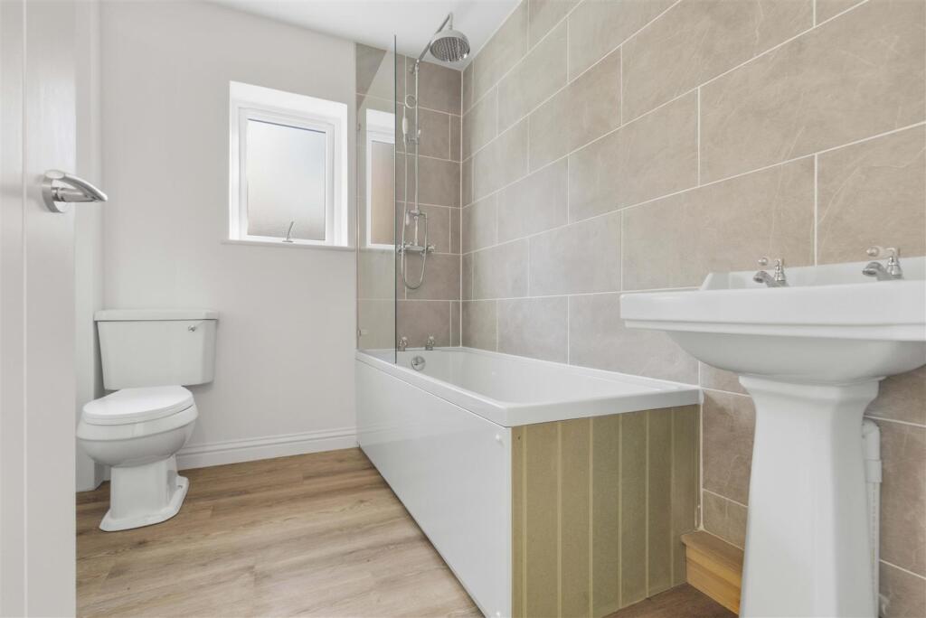 19 Halesworth Road 6.jpg