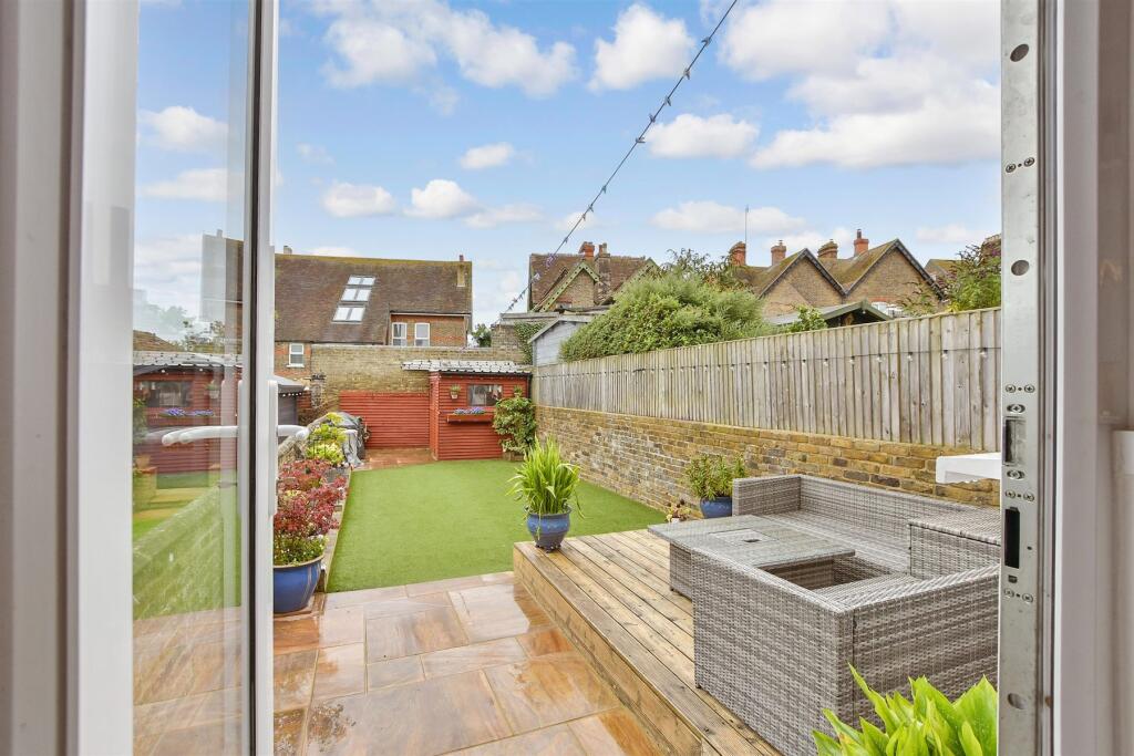 External Lifestyle Photograph