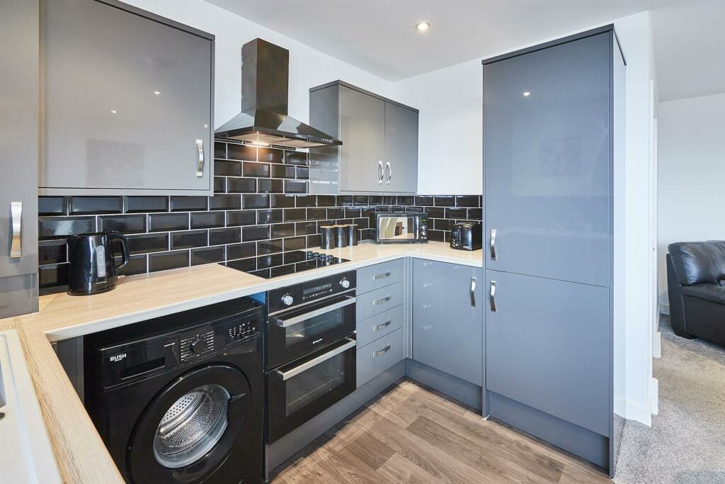 kitchen 1.jpg
