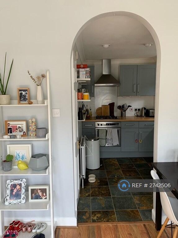 Lounge + Kitchen Connection