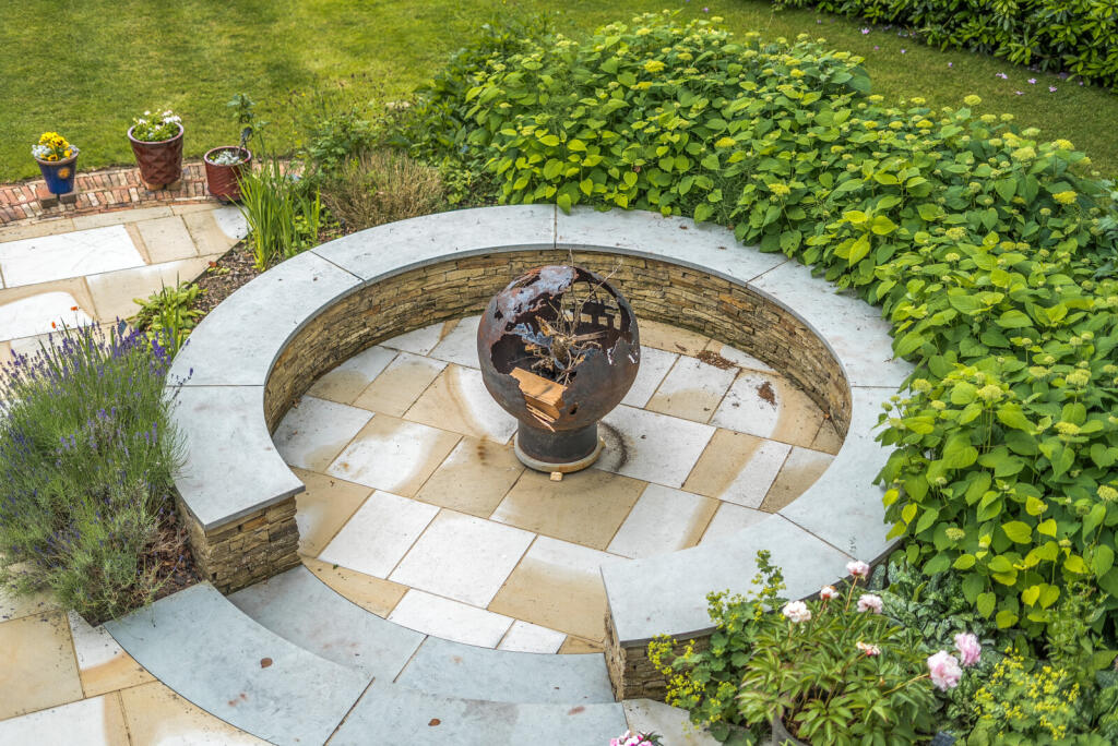 1303185-35-684b2a...