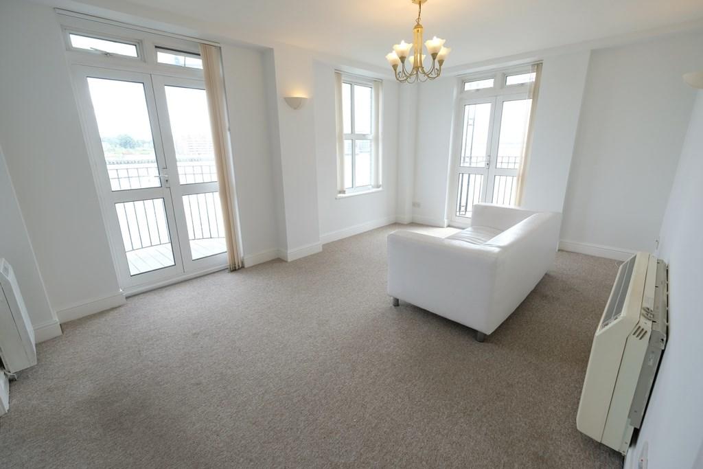 SITTING/DINING ROOM