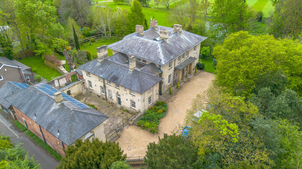 cliftonholme22