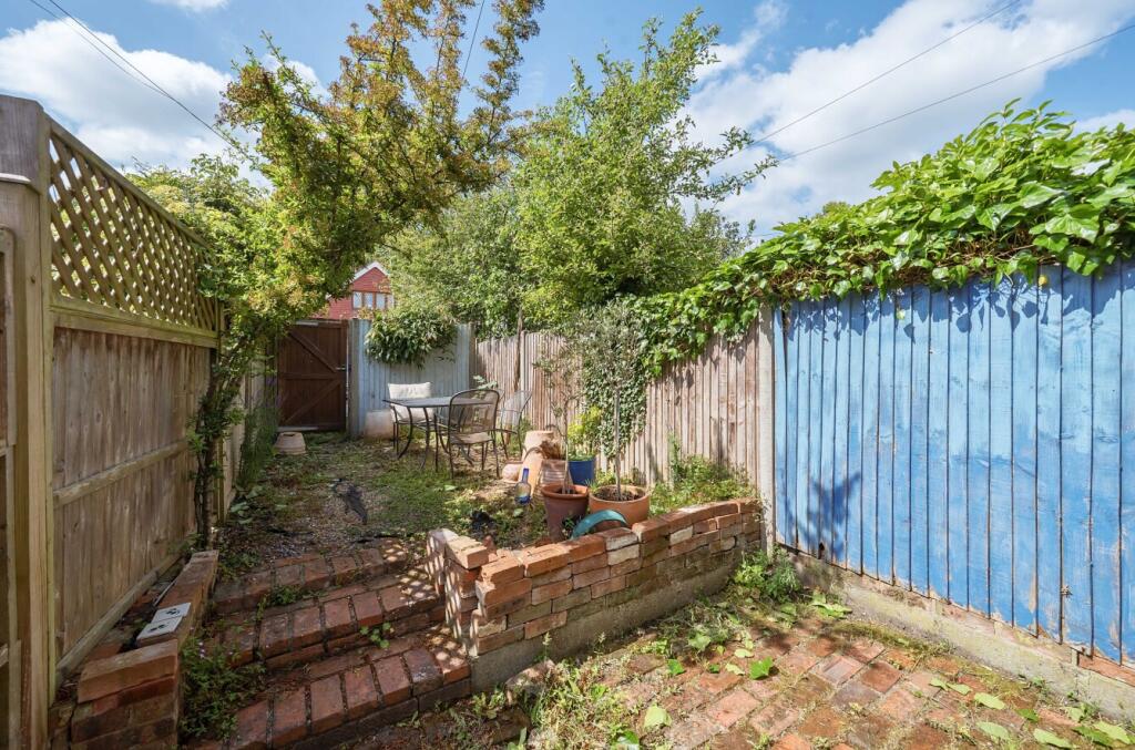 1305724-4-684991b...