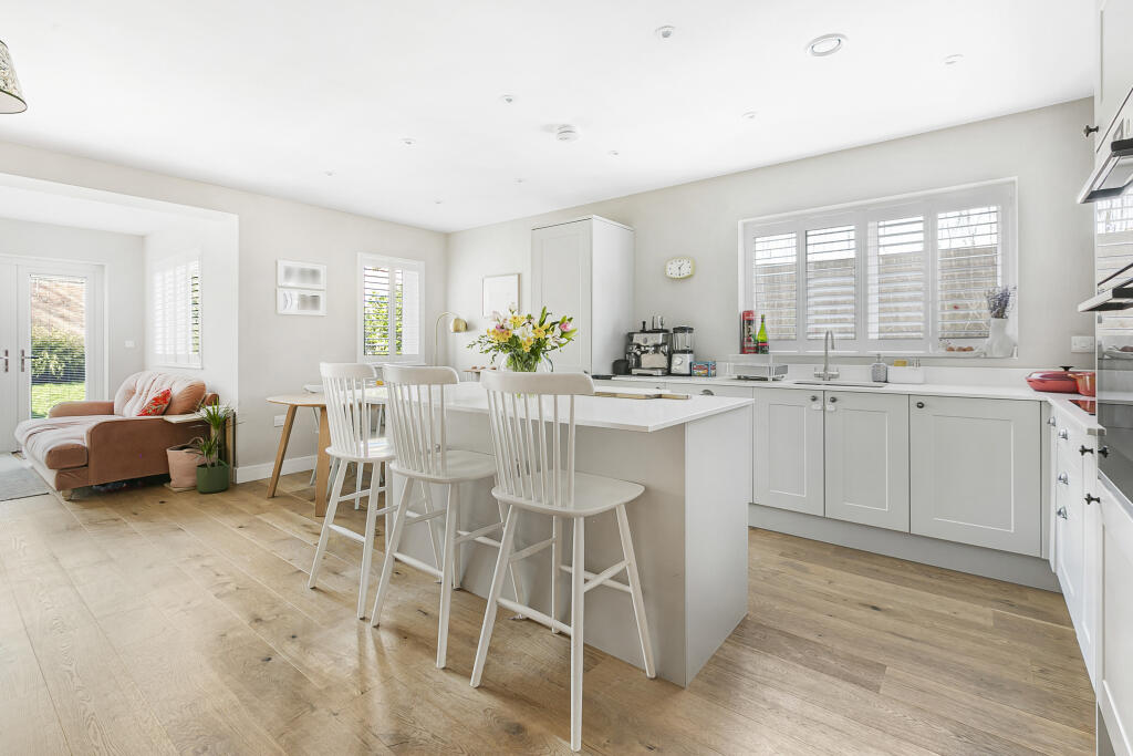 Kitchen, Living/Dining Room