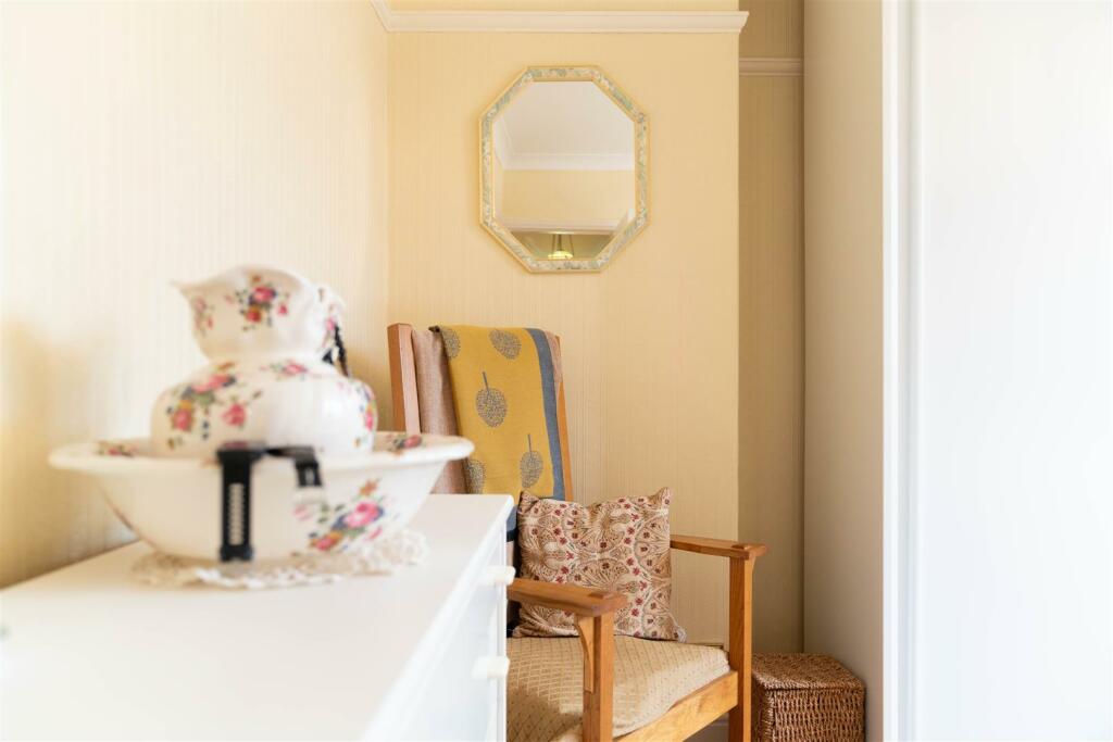Main Bedroom-4.jpg