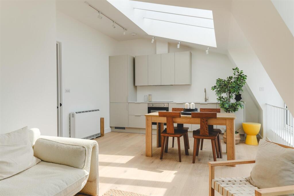 Clissold Crescent-28.jpg