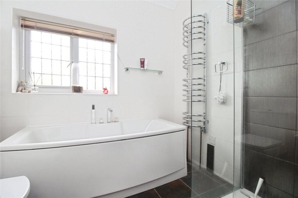 En-Suite Bathroom