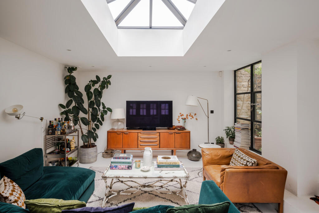 321766 - 2a Rudloe Road-24.jpeg