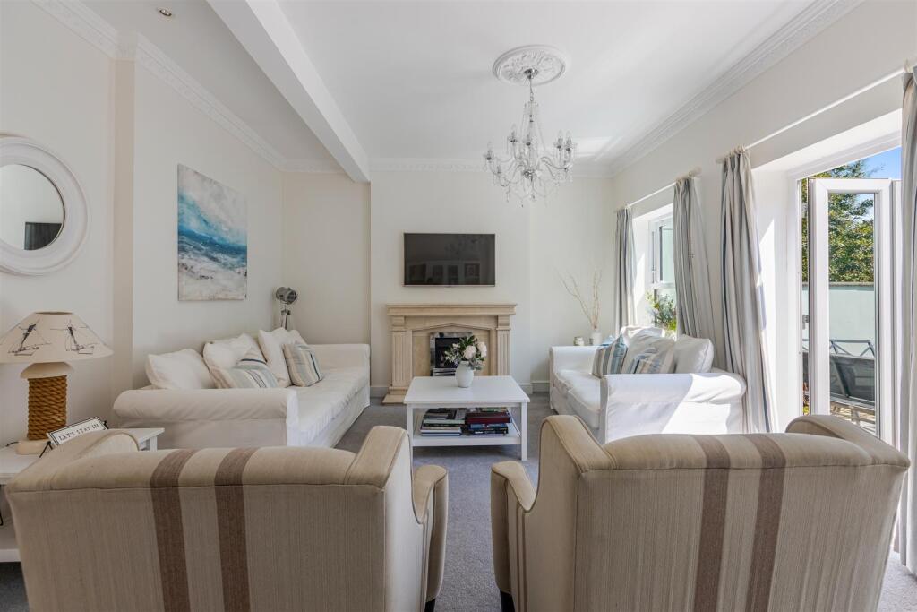 A17 - The Hamptons, Torquay - 250429.jpg