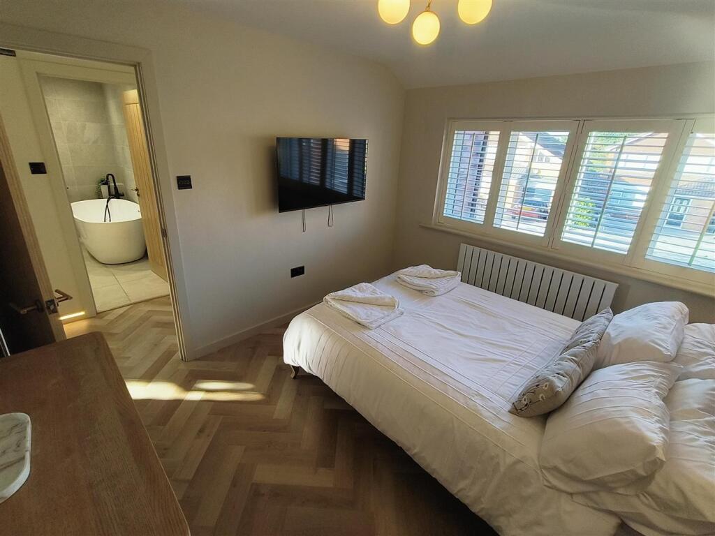 bedroom 3.jpg