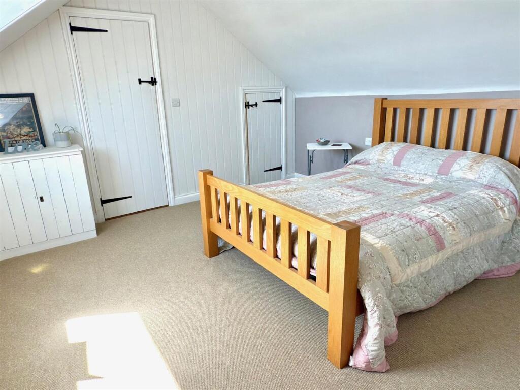 BED 5.jpg
