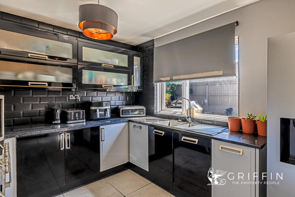 Kitchen &amp; Dining