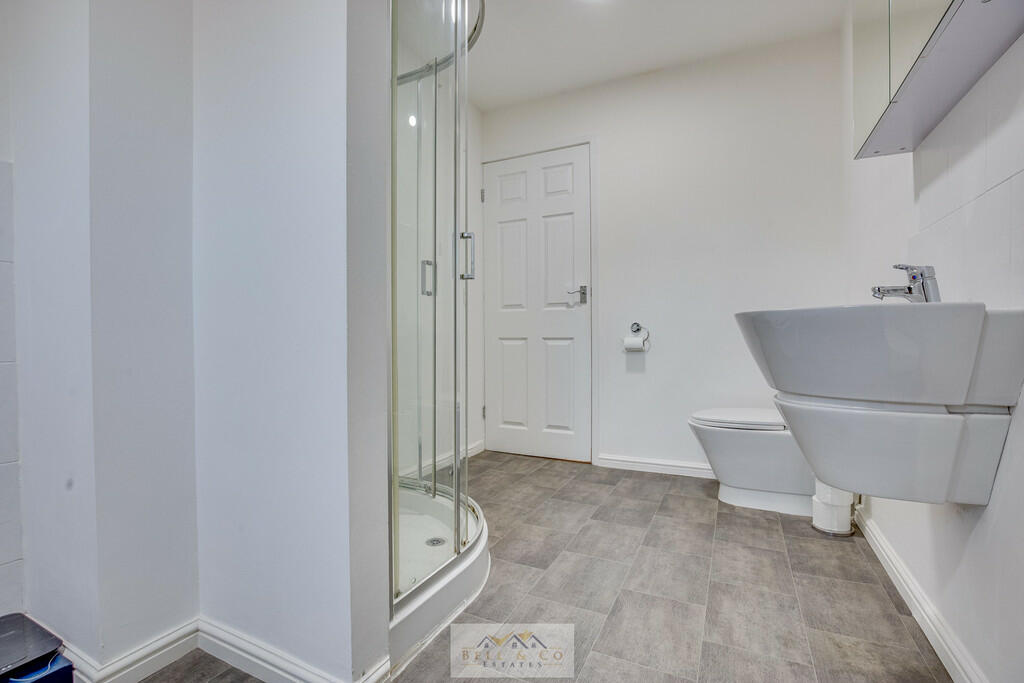 Bathroom 1.5