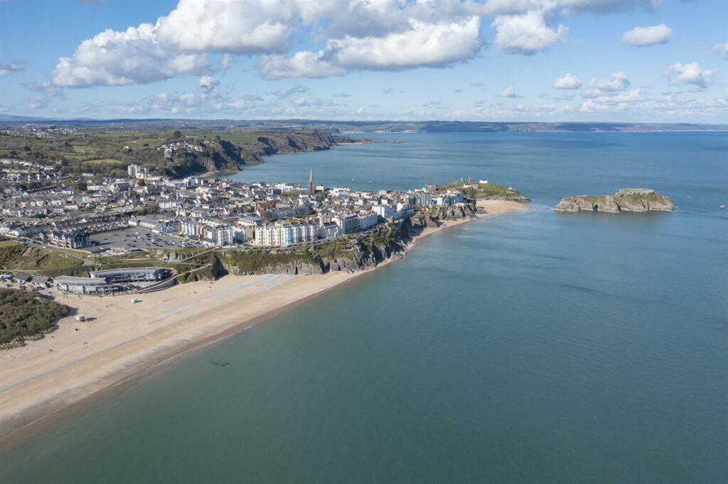 11 Waterstone House Tenby-65.jpg