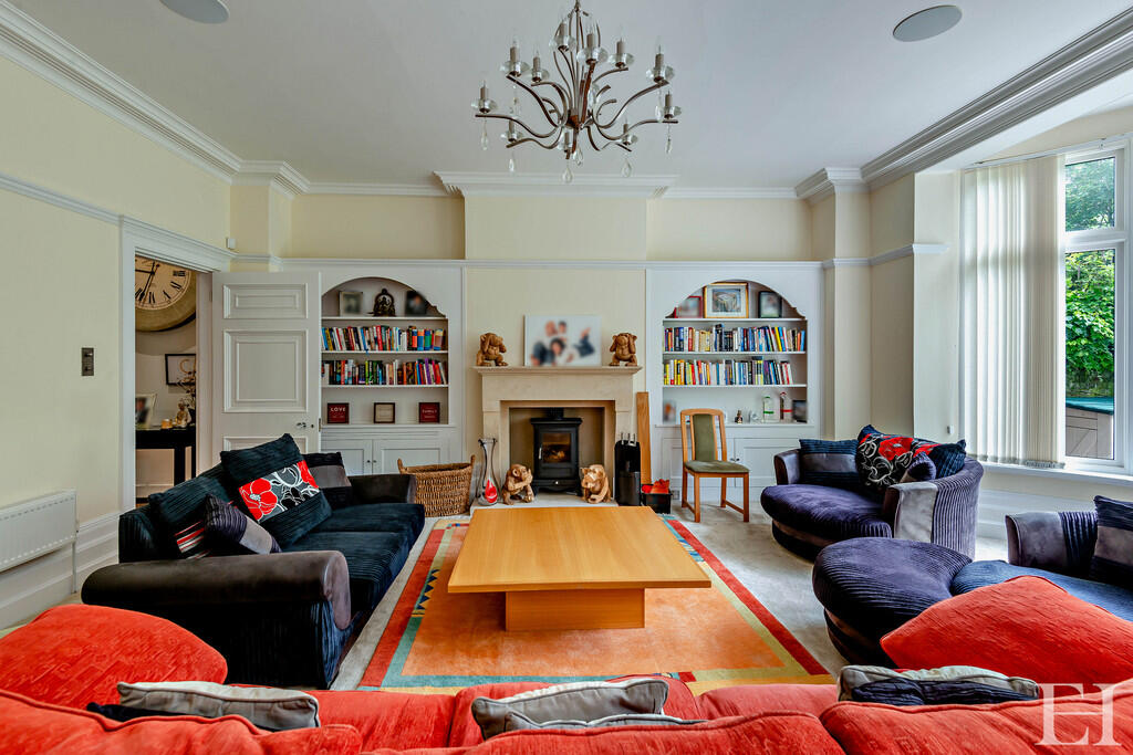 8598871-interiorW...