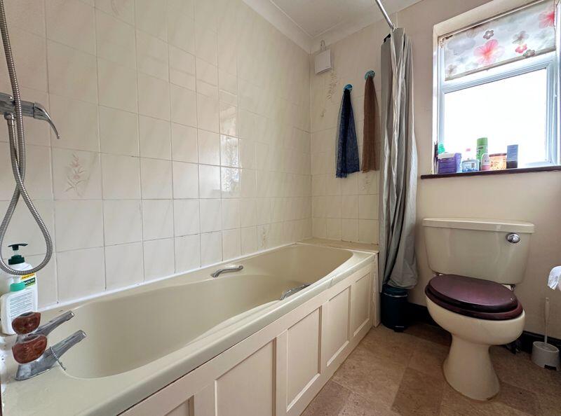 En Suite Bathroom