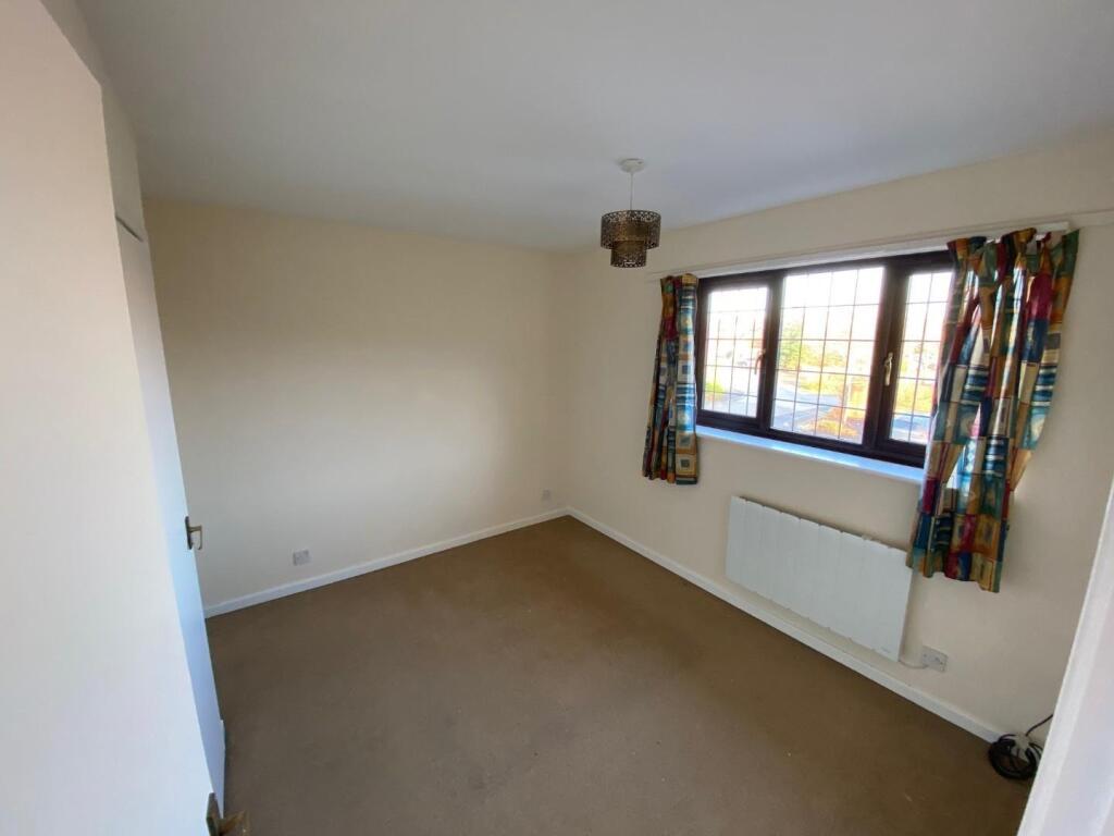 Bedroom 1.jpg