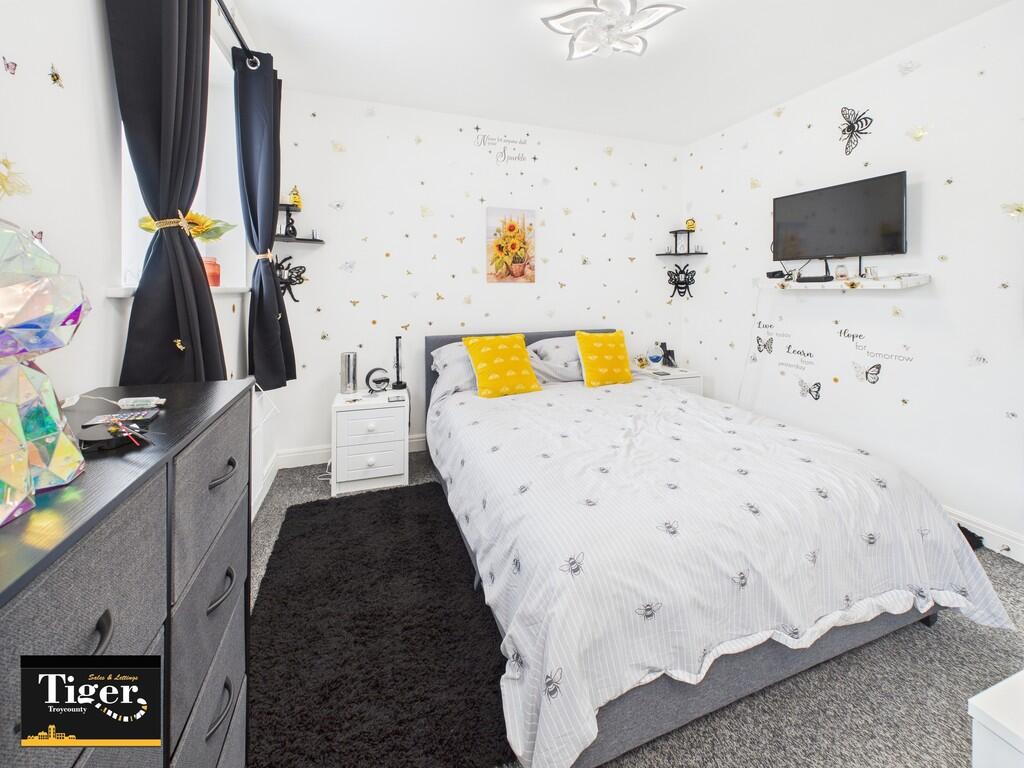 CAM02176G0-PR0653...