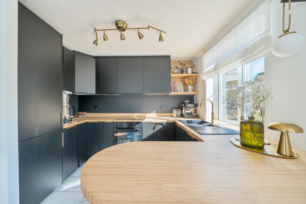 1364130-16-68e795...