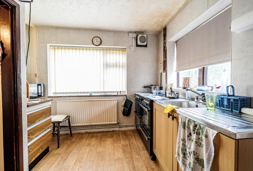 8-681ca1dd33e48-1...