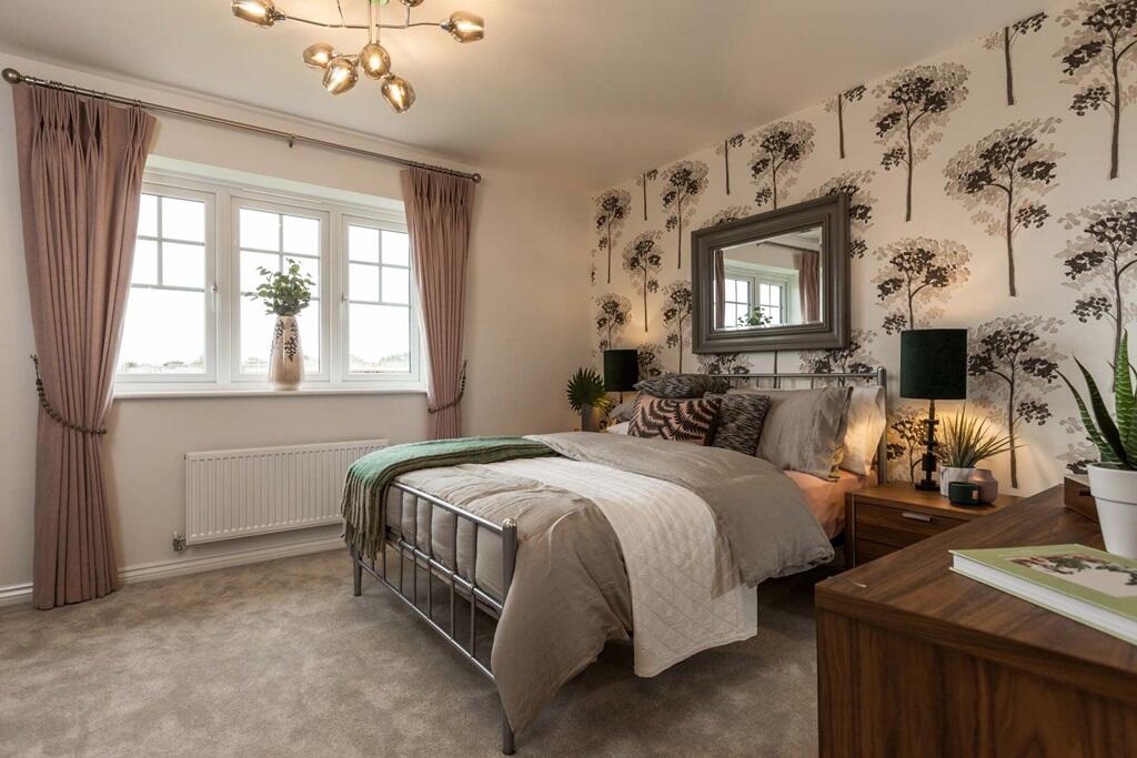 Spacious 2nd bedroom