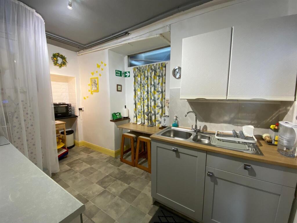 Annexe Kitchenette.jpg