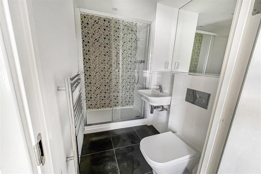 En-suite shower room