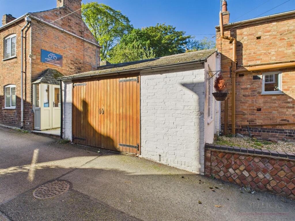 Single Garage