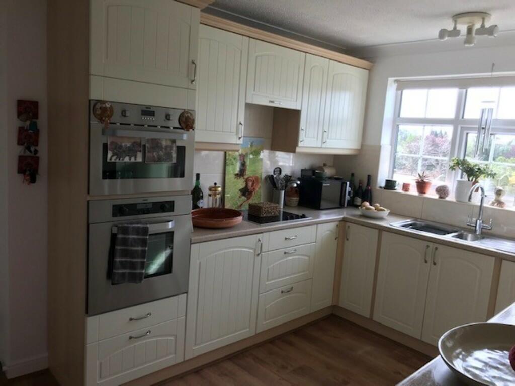 Vendor kitchen sh...