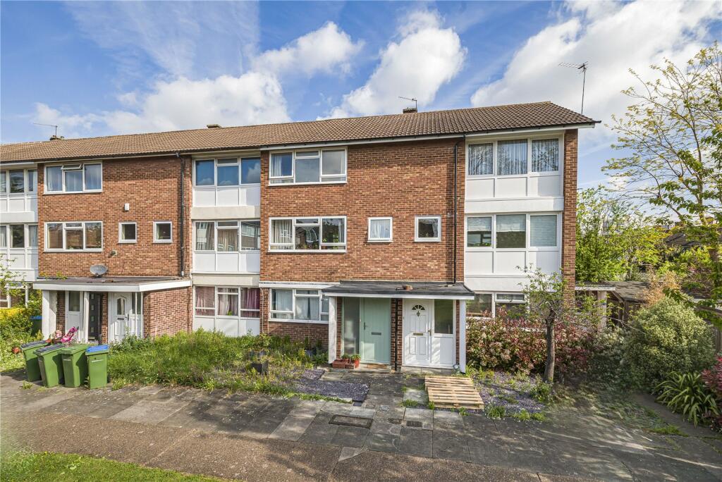 Courtlands Avenue, Lee, Lewisham, London, SE12