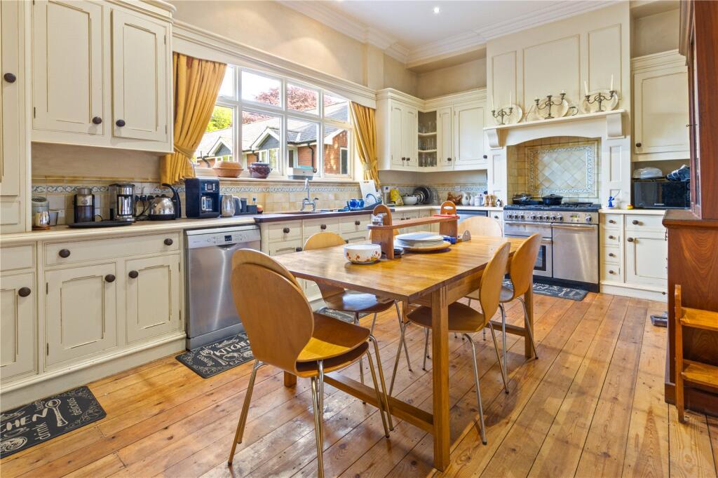 Breakfast/Kitchen