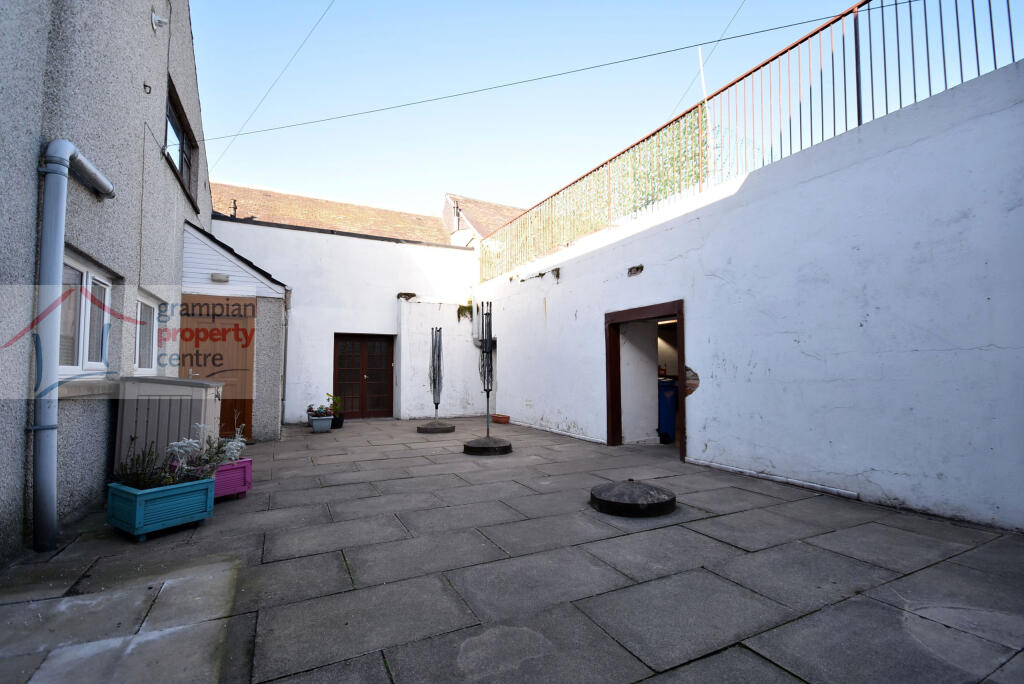communal garden .JPG
