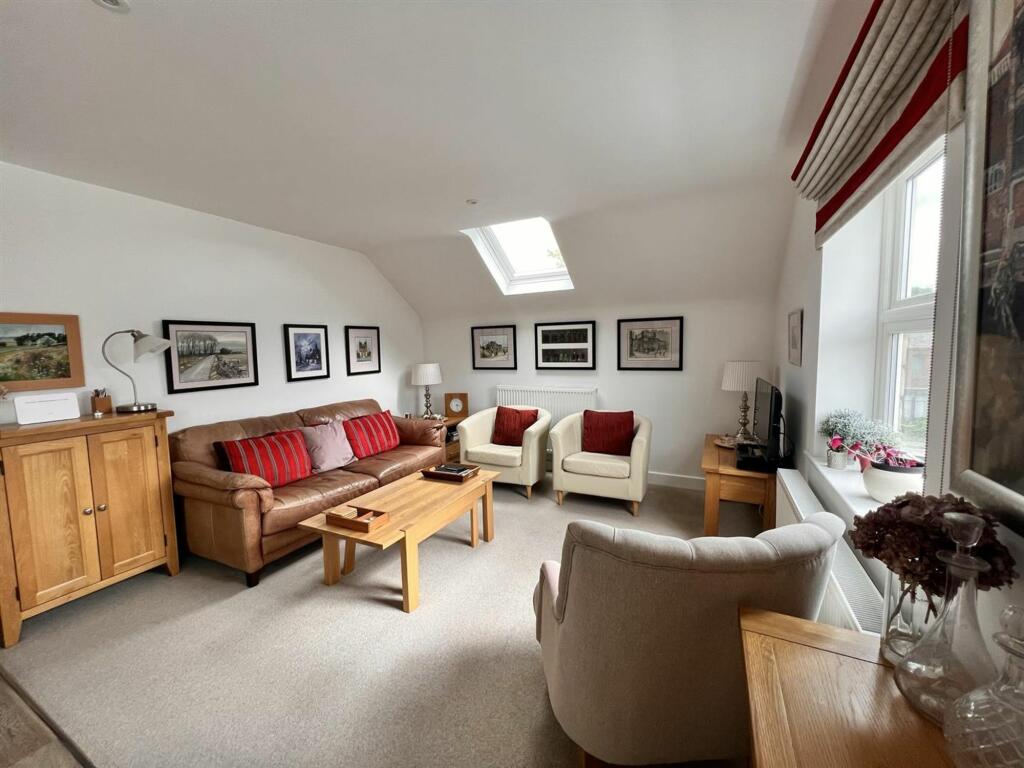 LIVING/ DINING KITCHEN