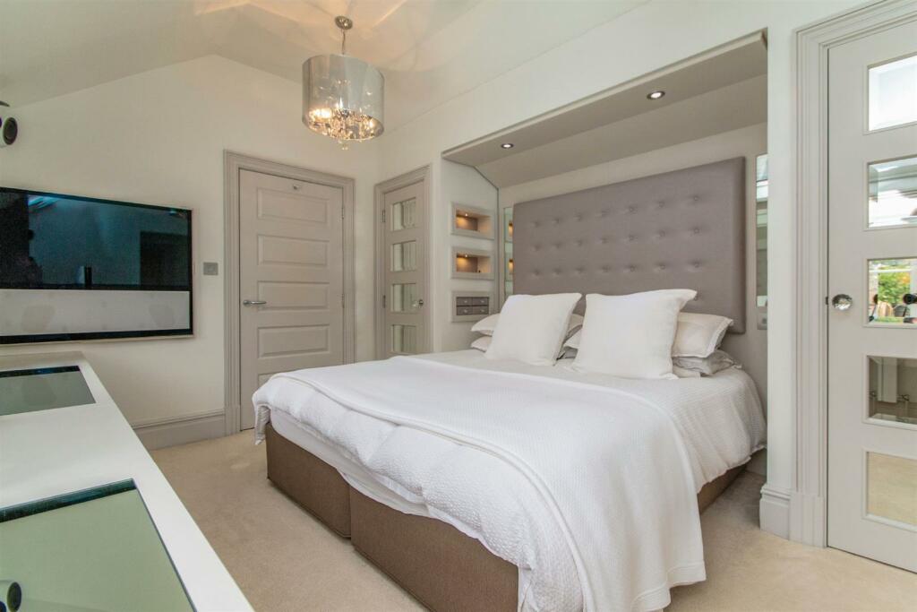 Principal Bedroom 1