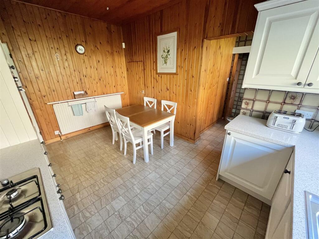 Breakfast Kitchen Aspect 3.jpg