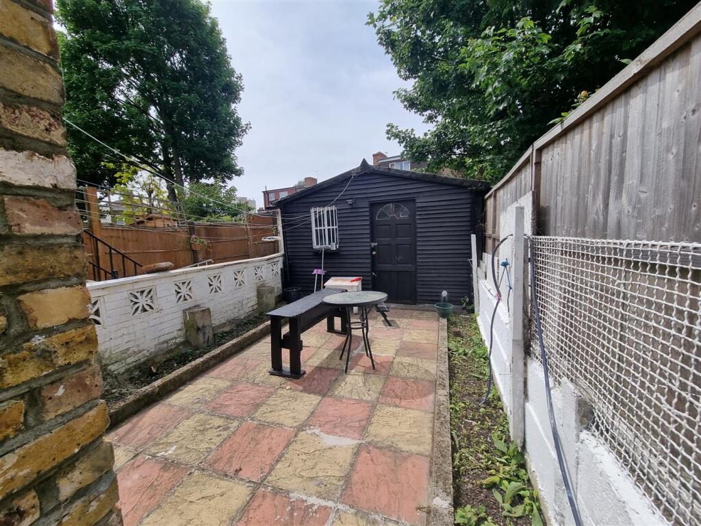 11a Pevensey Road Garden.jpg