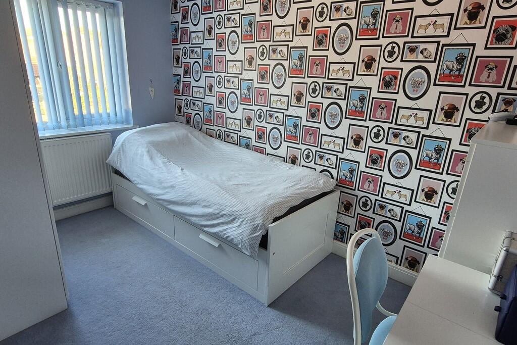 22 L bedroom